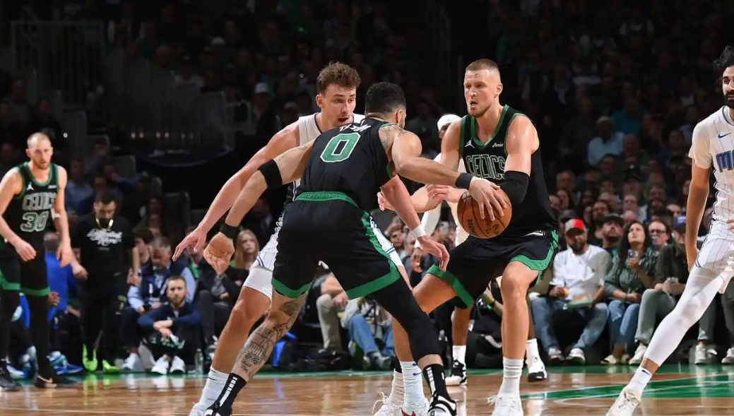 开云体育-赛后NBA季后赛焦点战，托特纳姆内部沟通，气氛紧张，轮换策略成焦点的简单介绍-开云体育